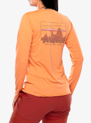 Džemperis moterims Patagonia L/S Capilene Cool Daily Graphic Shirt - 73 skyline/rock melon