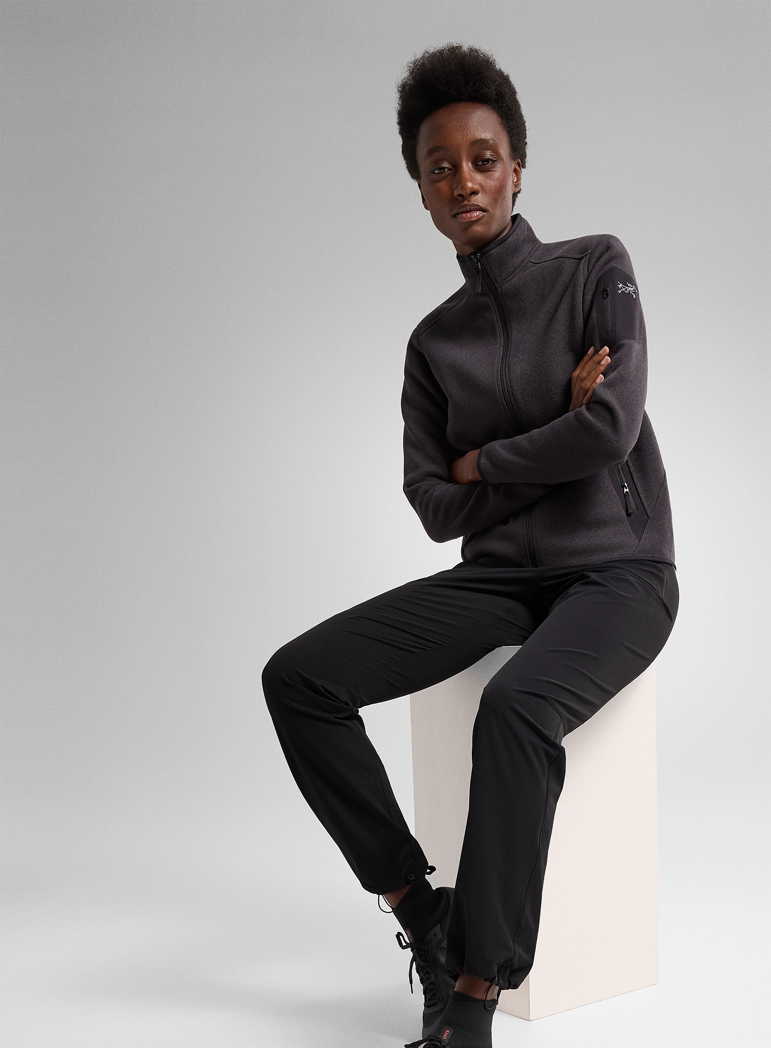Flisinis džemperis moterims Arcteryx Covert Cardigan - black
