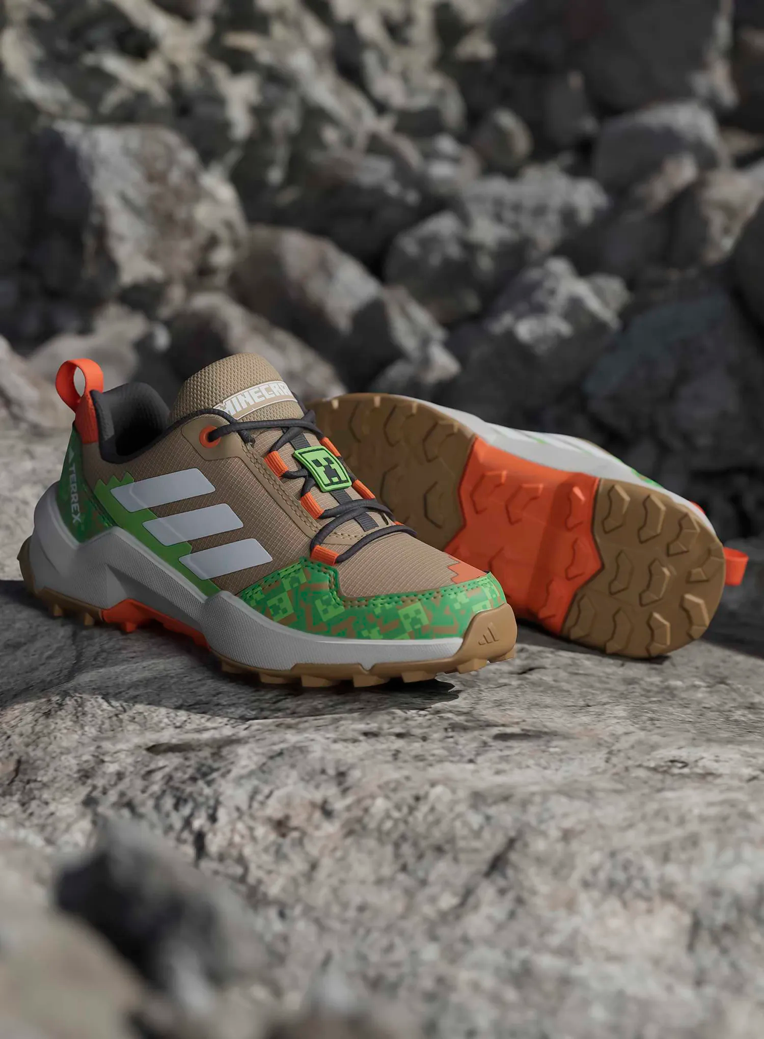 Vaikiški batai adidas TERREX Minecraft AX4R  - cardboard/white/impact orange