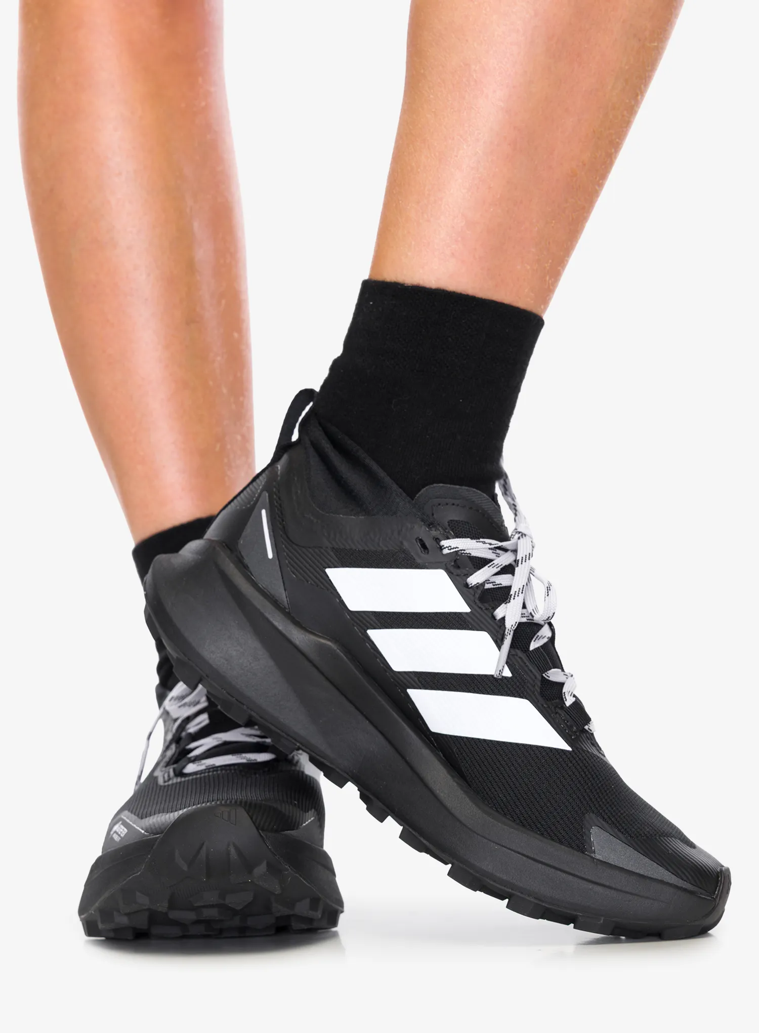 Bėgimo bateliai moterims adidas TERREX Agravic GTX - cblack/sildaw/gretwo