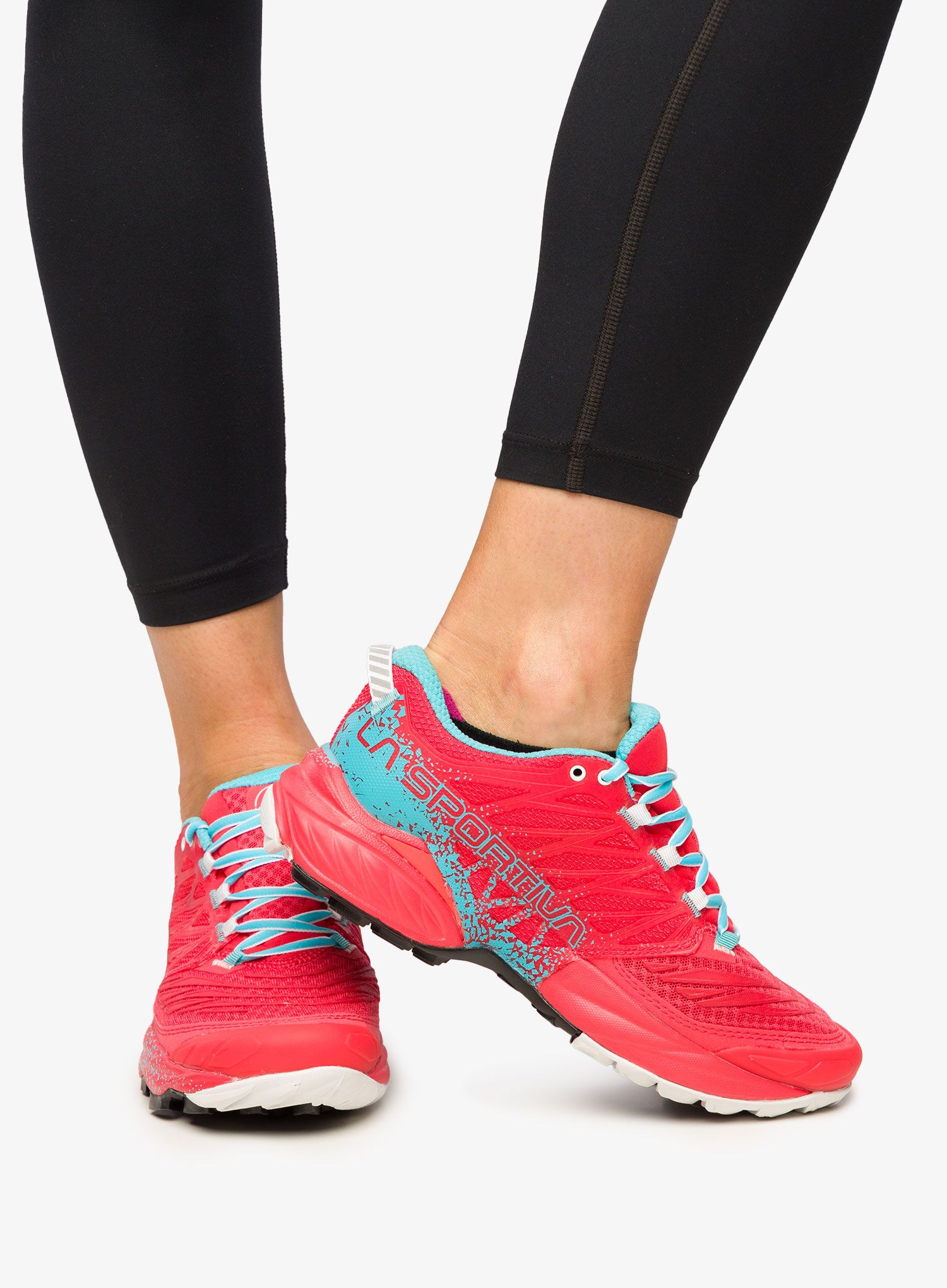 Bėgimo bateliai moterims La Sportiva Akasha II - hibiscus/malibu blue