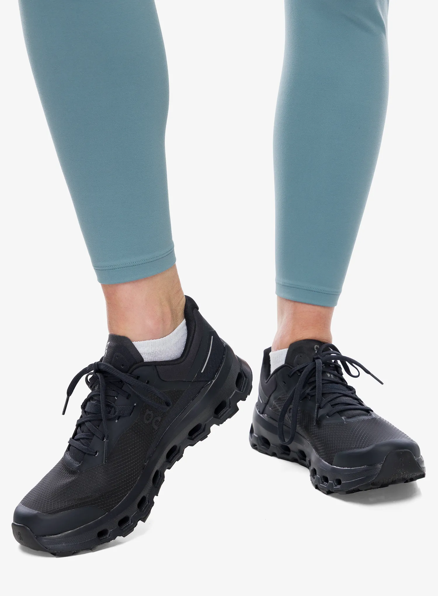 Bėgimo bateliai moterims On Cloudvista 2 - black/black/black