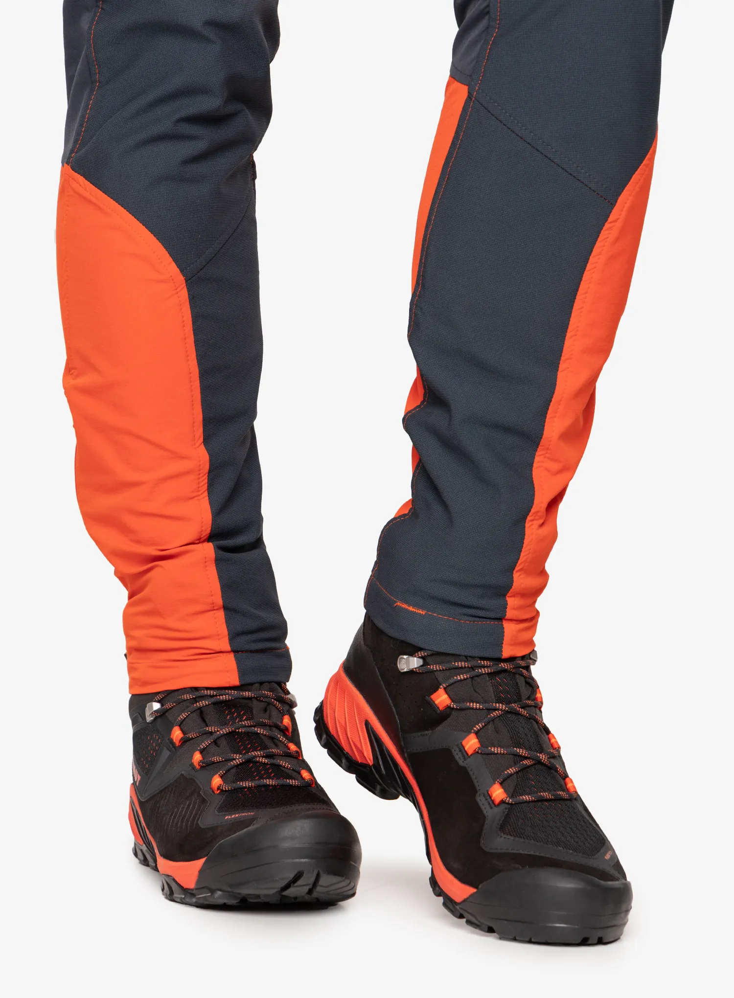 Žygio batai Mammut Sapuen High GTX - black/hot red