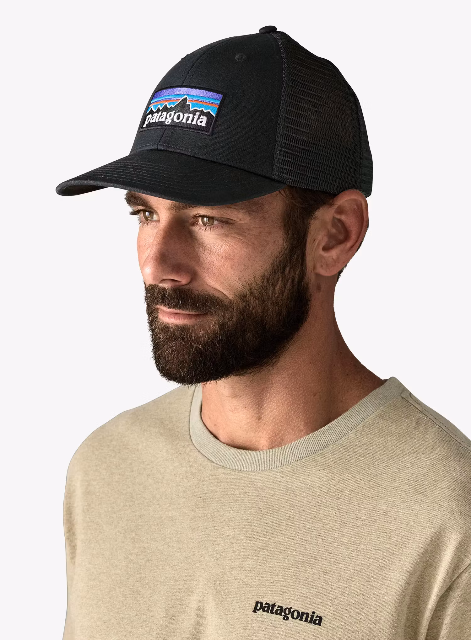 Kepurė Patagonia P-6 Logo LoPro Trucker Hat - black