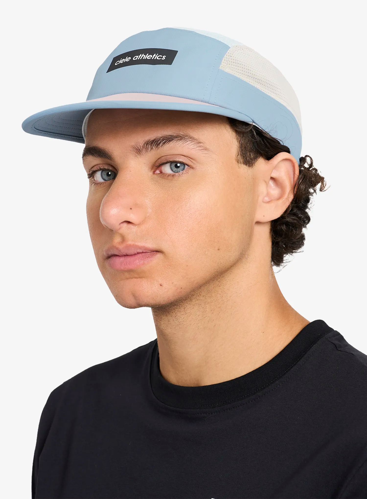 Kepurė su snapeliu Ciele Go Cap Field Iconic Bar - chambray/rainy day