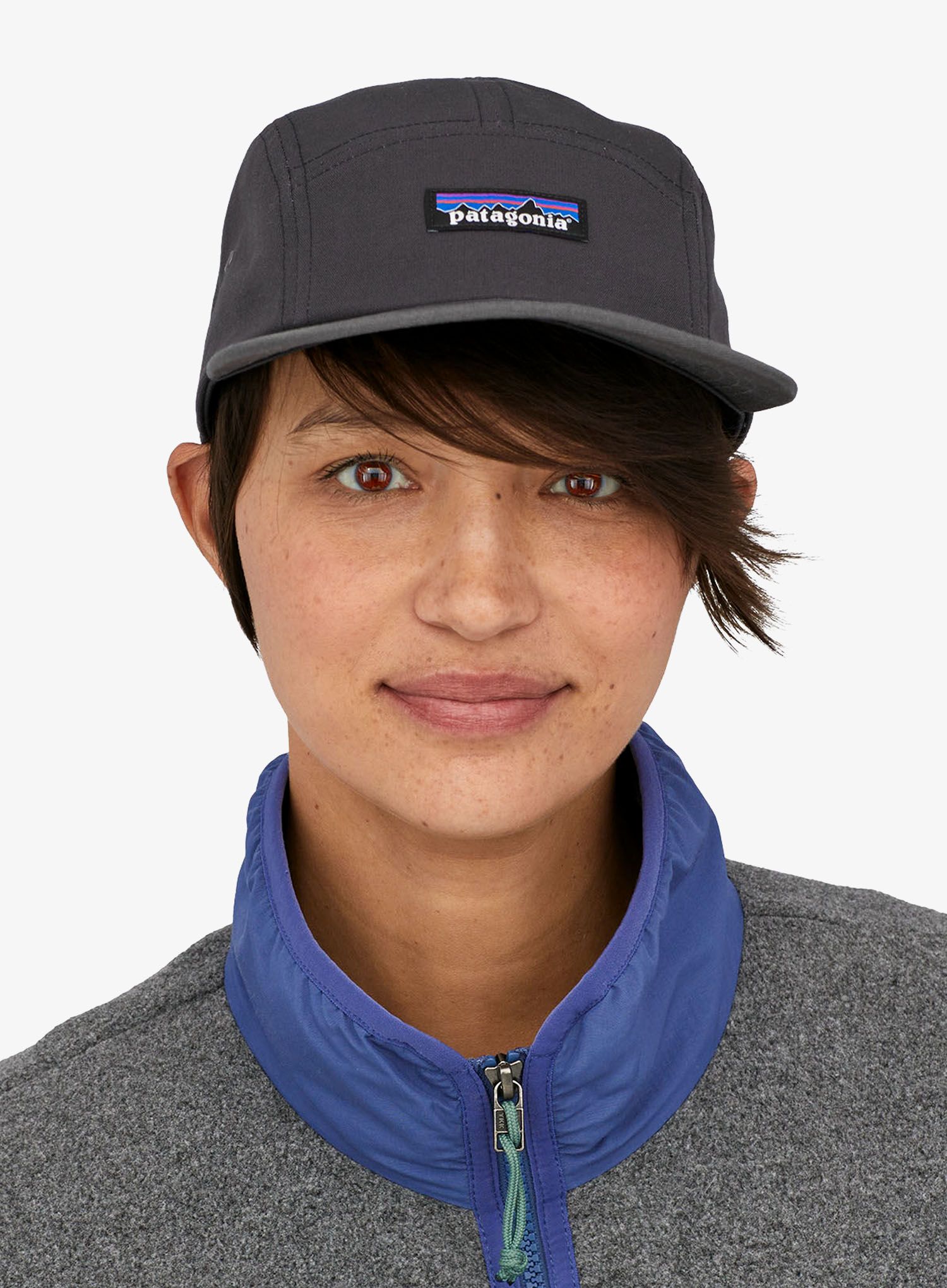 Kepurė su snapeliu Patagonia P-6 Label Maclure Hat - p-6 label/black