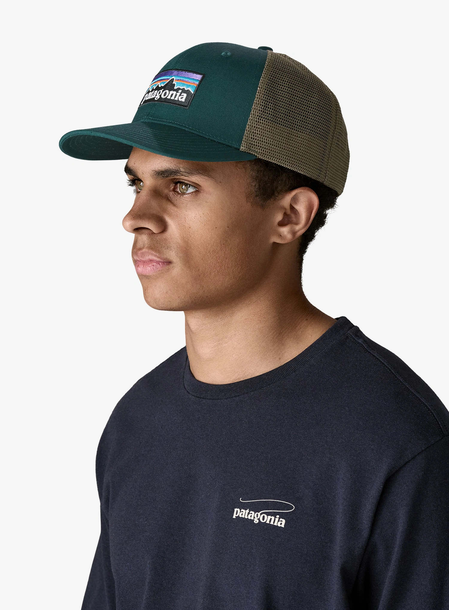 Kepurė su snapeliu Patagonia P-6 Logo Trucker Hat - cascade green