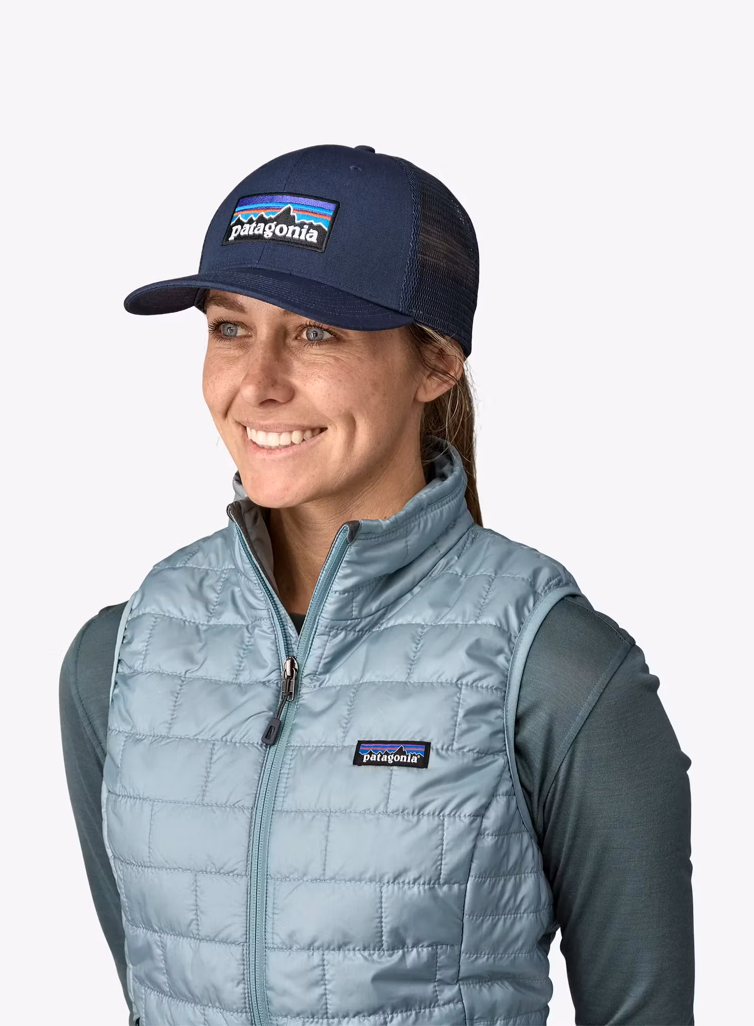 Kepurė su snapeliu Patagonia P-6 Logo Trucker Hat - new navy