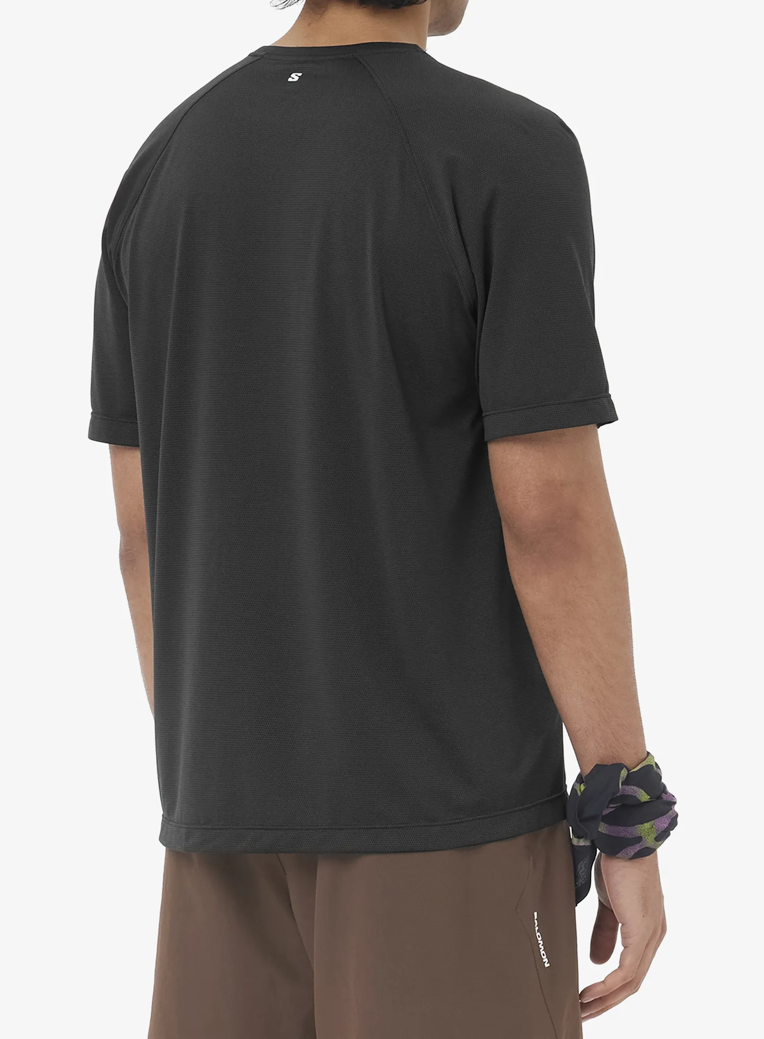 Greitai džiūstantys marškinėliai Salomon Shkout Core S/S Tee GFX - deep black