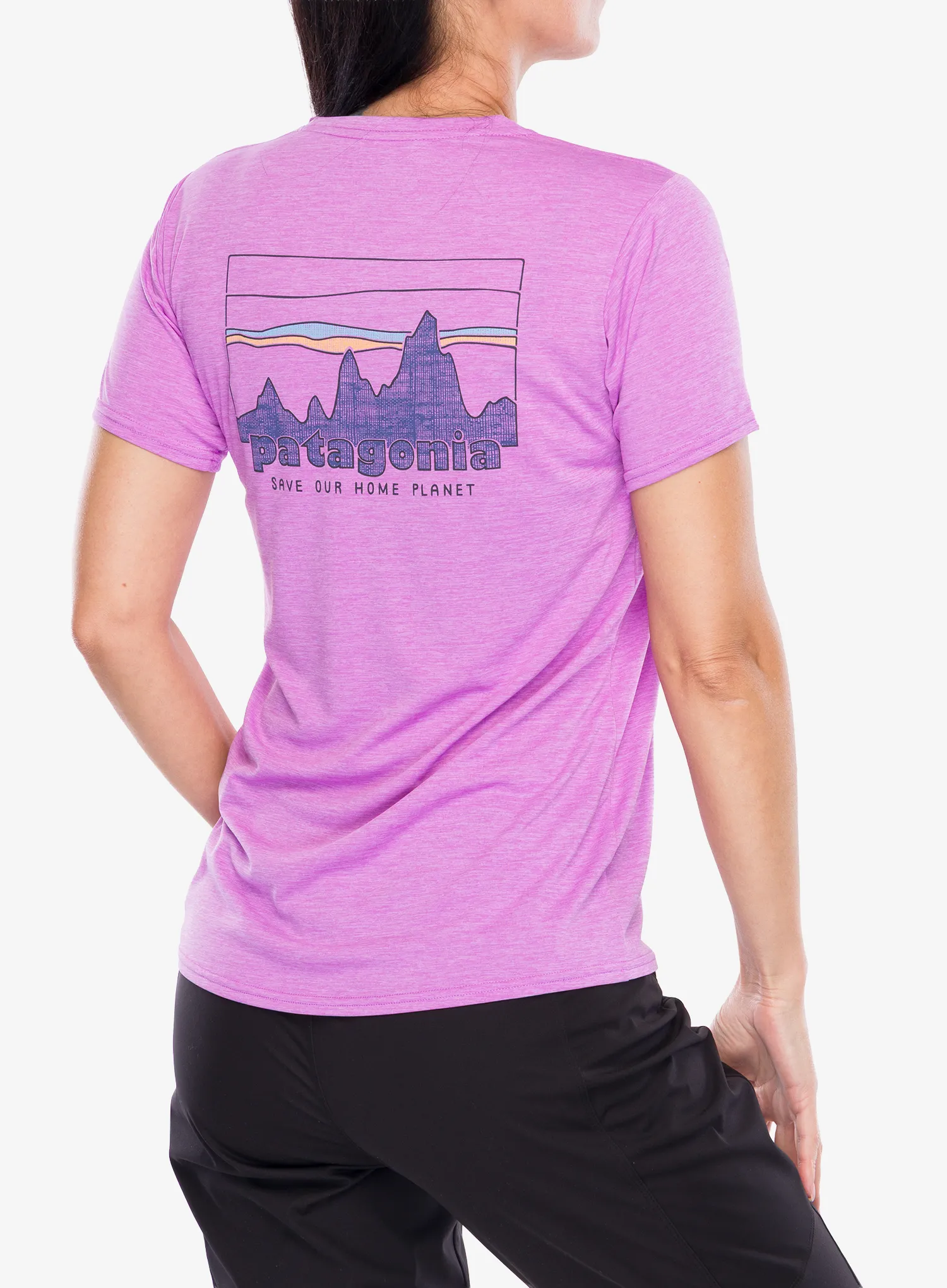 Moteriški marškinėliai su spaudiniu Patagonia Cap Cool Daily Graphic Shirt - 73 skyline/brisk purple x-dye