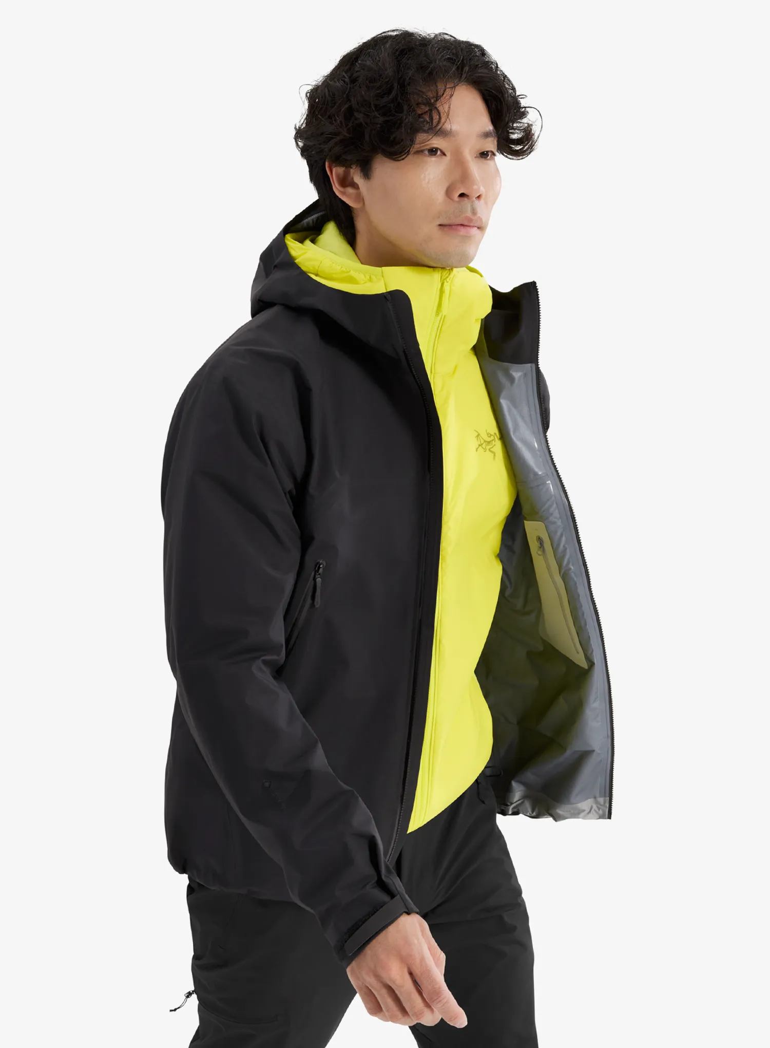 qweArcteryxBetaJacket_blck623555780571a.webp