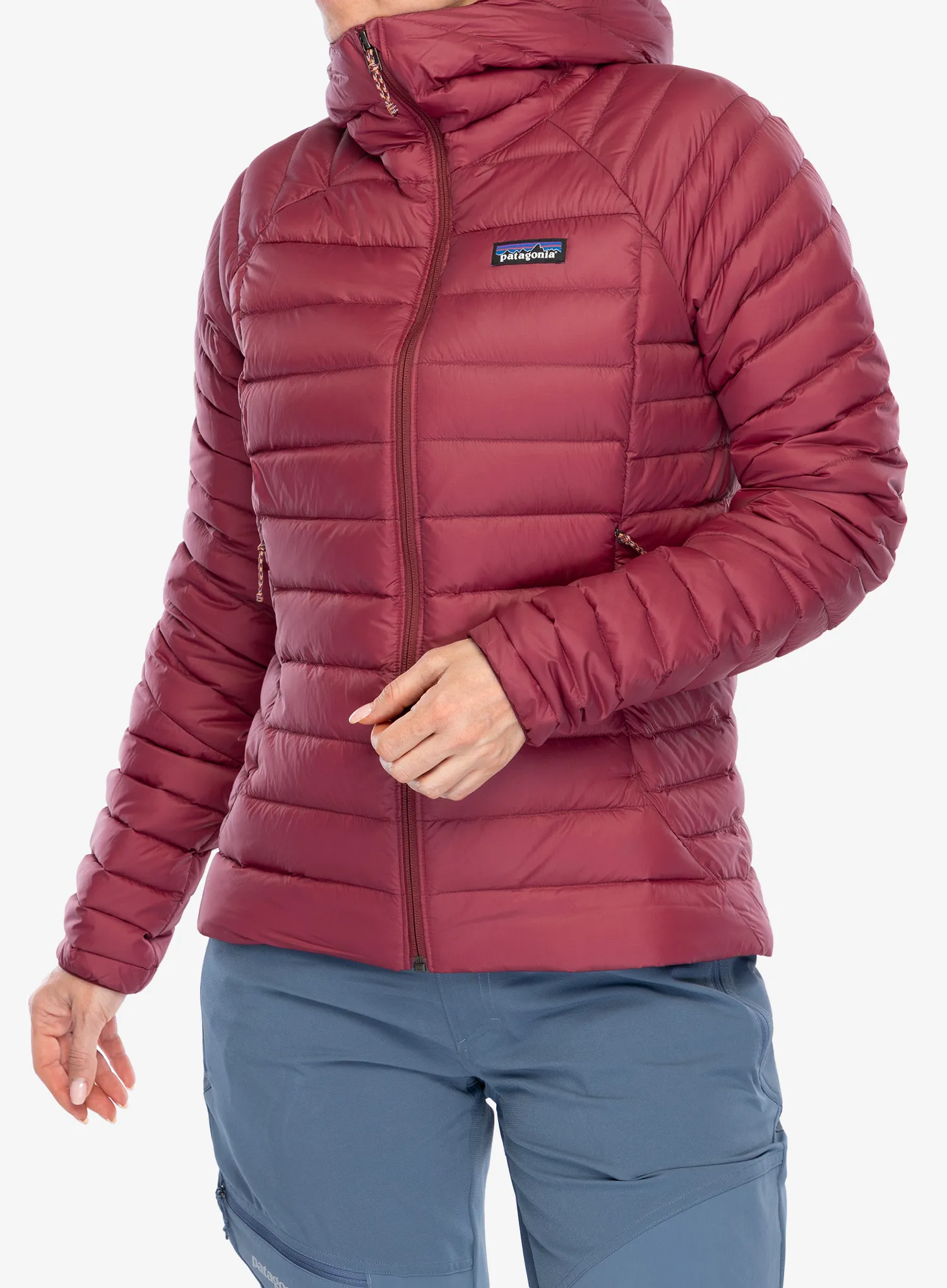 Pūkinė striukė moterims Patagonia Down Sweater Hoody - marion red