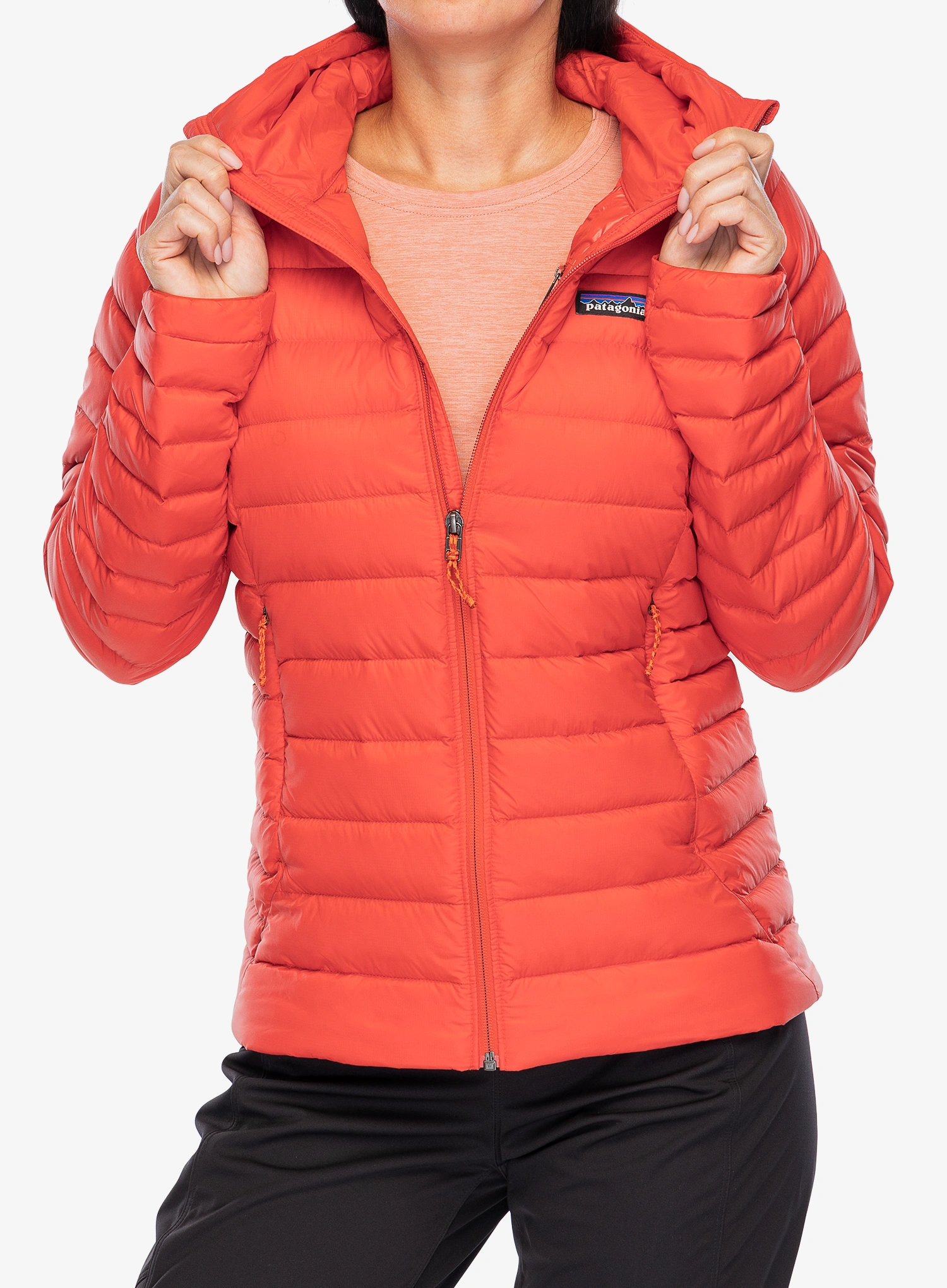 Pūkinė striukė moterims Patagonia Down Sweater Hoody - sizzle red
