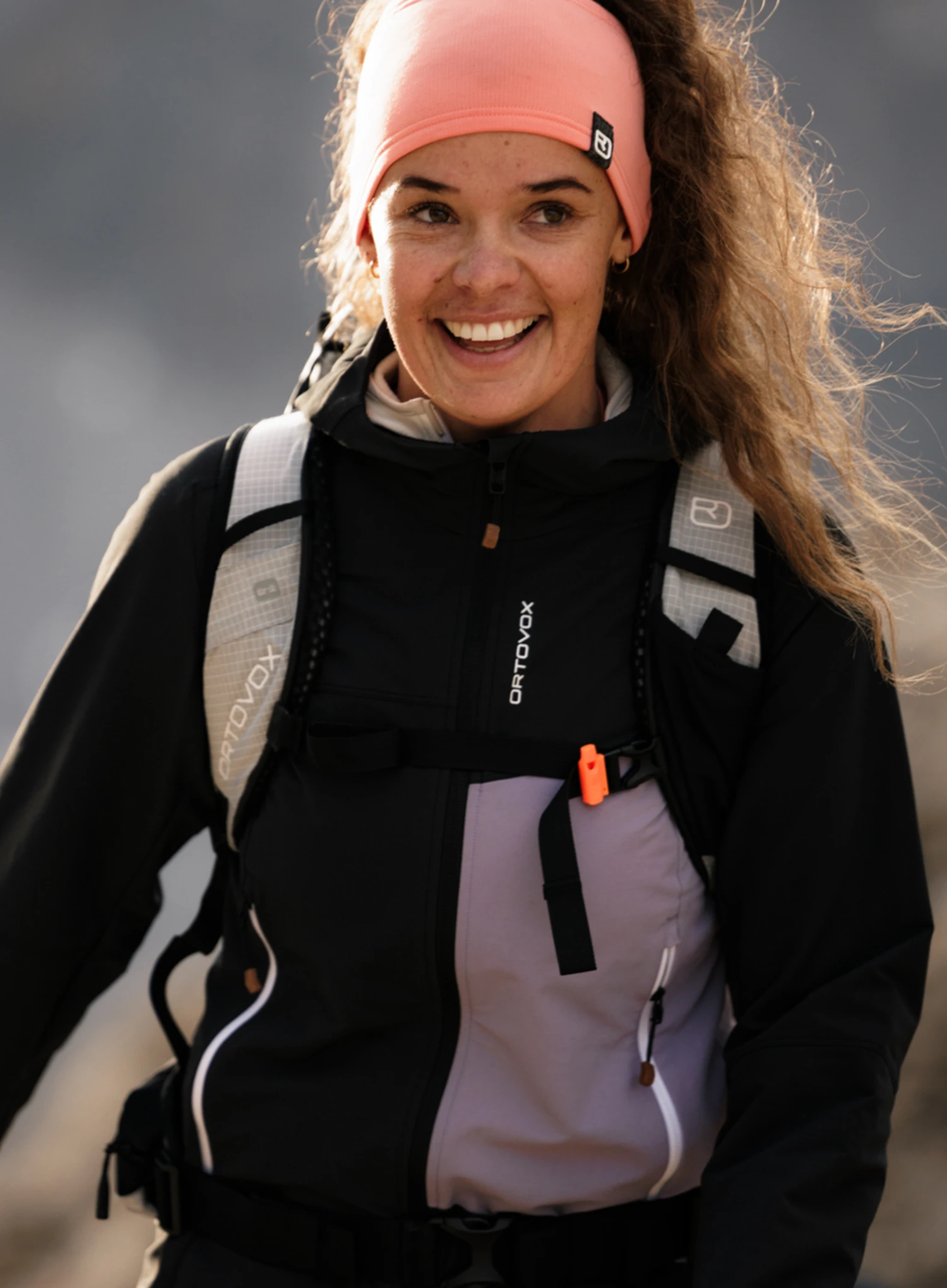 Moteriška softshell striukė Ortovox Seceda Softshell Jacket - black raven