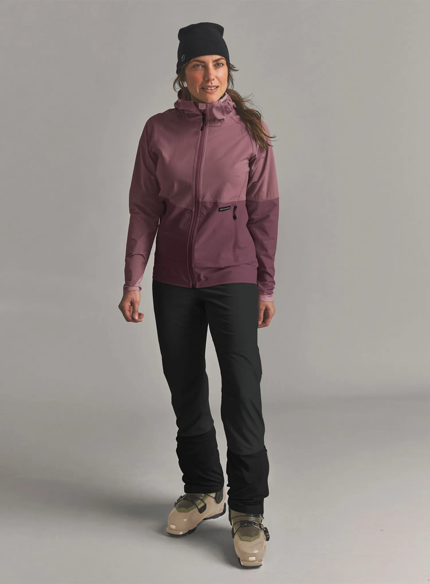 Moteriška softshell striukė Ortovox Venet Softshell Hooded Jacket - dusk rose