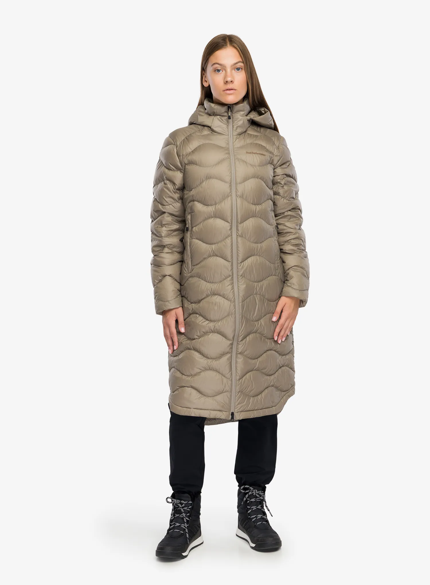 PeakPerformanceHeliumDownCoat_avidbeige_fw26_7333529045683_1_481.webp