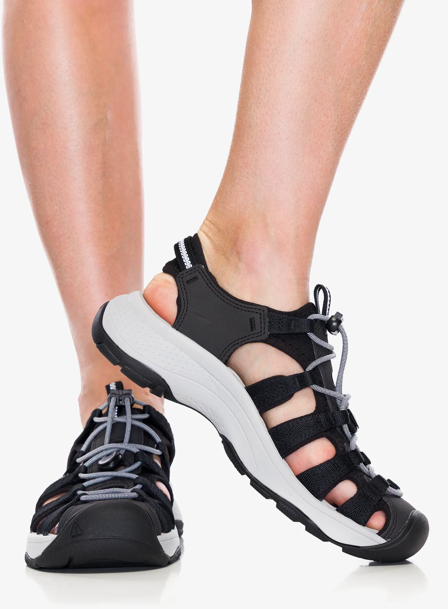 Moteriškos žygio basutės Keen Astoria West Sandal - black/grey