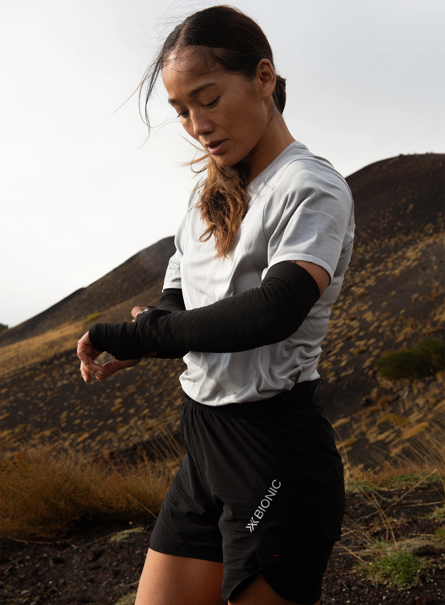 Bėgimo šortai moterims X-Bionic Corefusion Run Perform Shorts - x black/black