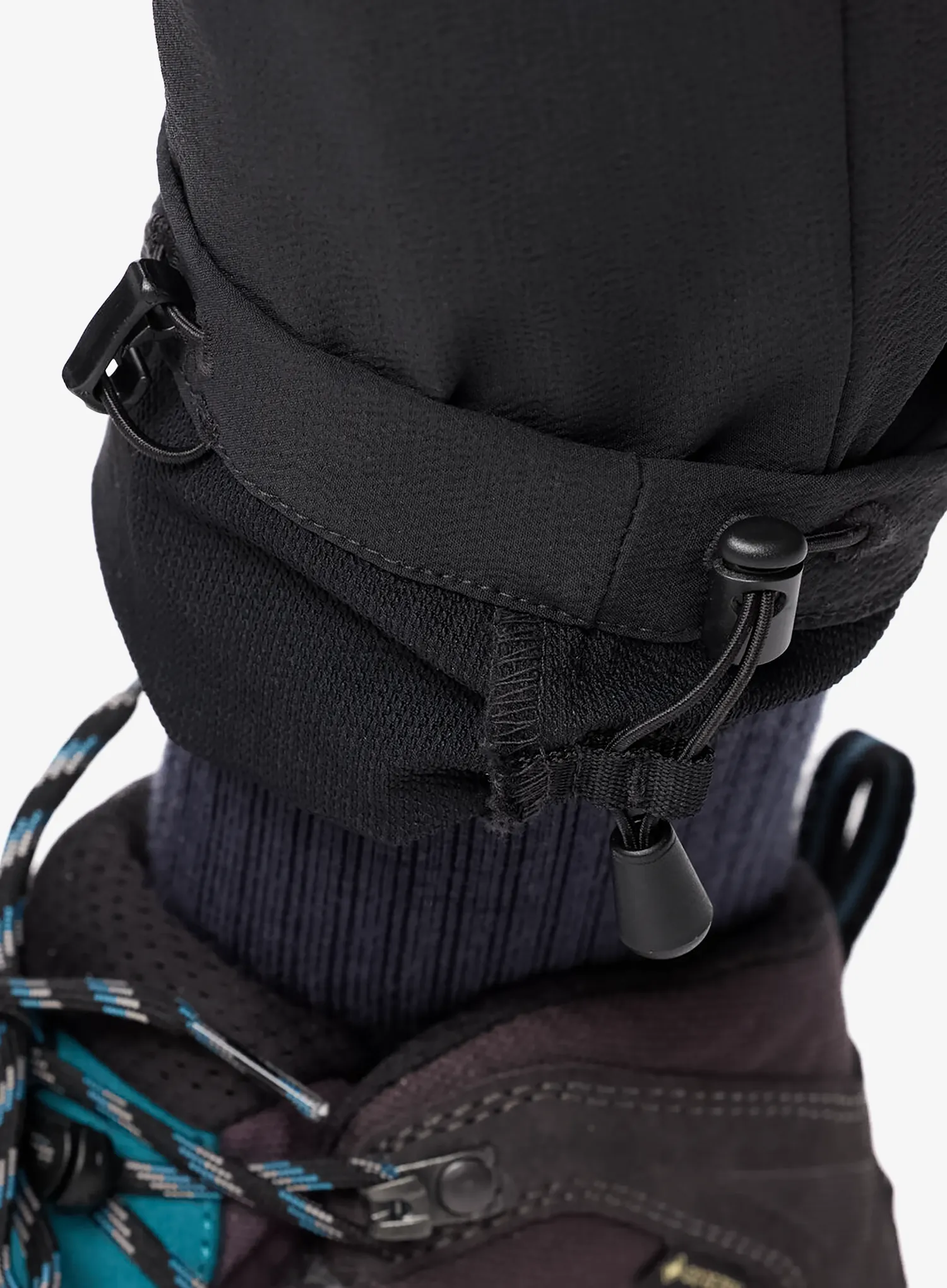 Moteriškos kelnės Fjallraven Bergtagen Stretch Trousers - black