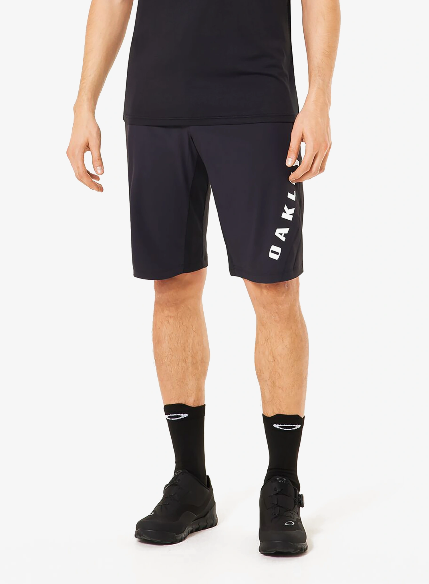 OakleyFreeRideLinedShort_blackout_613.webp