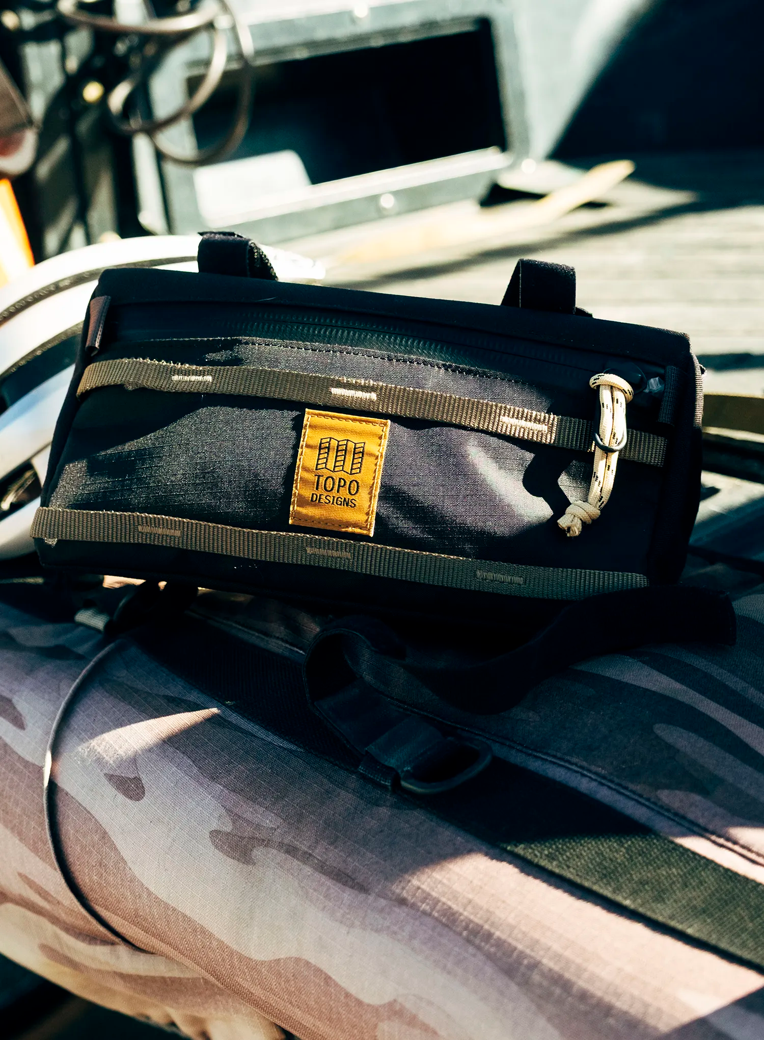 Dviračio krepšys ant vairo Topo Designs Bike Bag - black/neutral